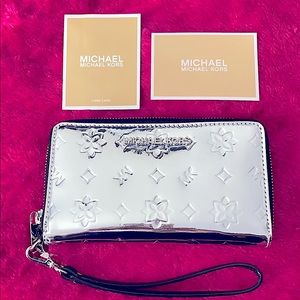 Michael Kors Jet Set Silver Wallet Cell Phone Case